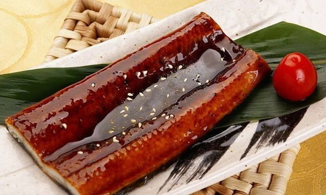 unagi with sauce