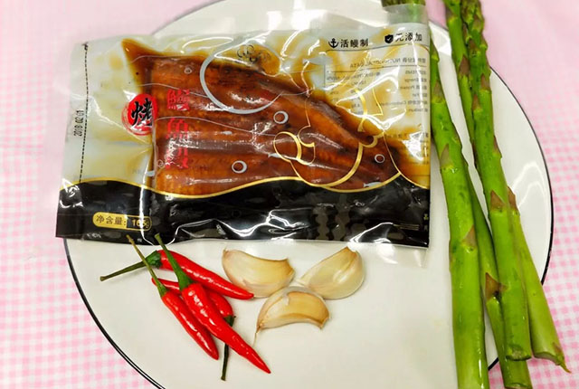 ingredients for eel with asparagus